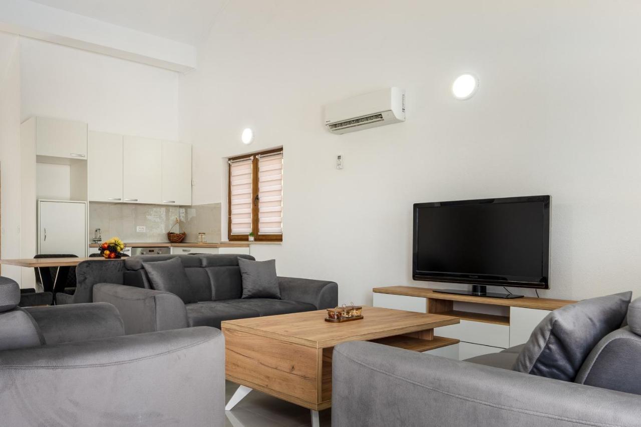 נאום Villa Ivanka מראה חיצוני תמונה